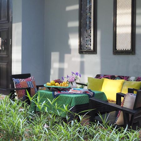 Amphawa Caza Platuu Bed & Breakfast Exterior photo