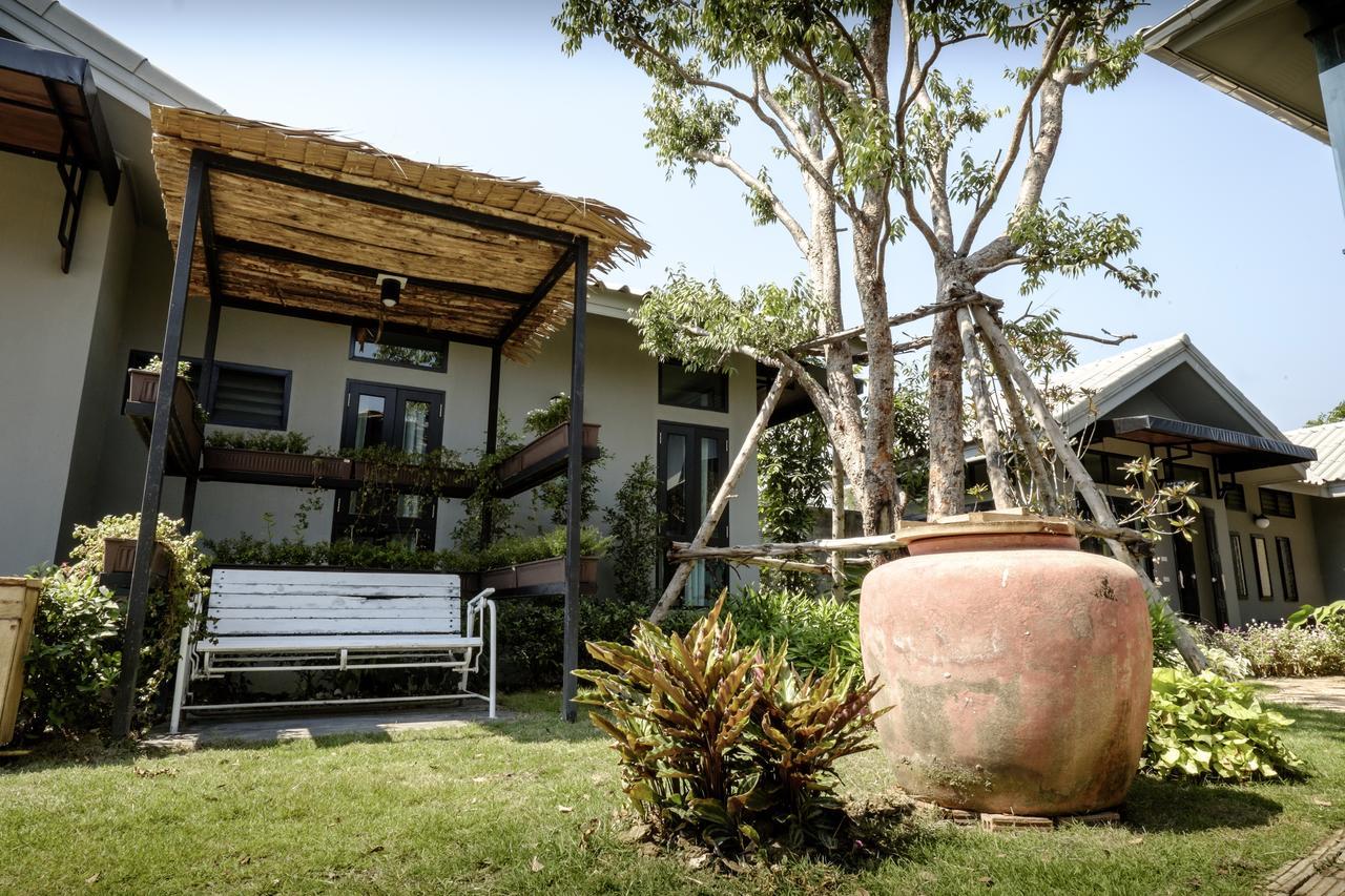 Amphawa Caza Platuu Bed & Breakfast Exterior photo