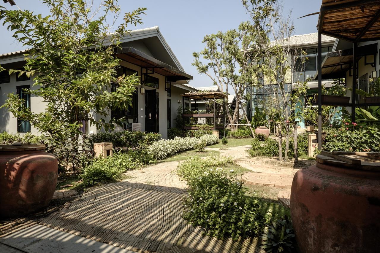 Amphawa Caza Platuu Bed & Breakfast Exterior photo