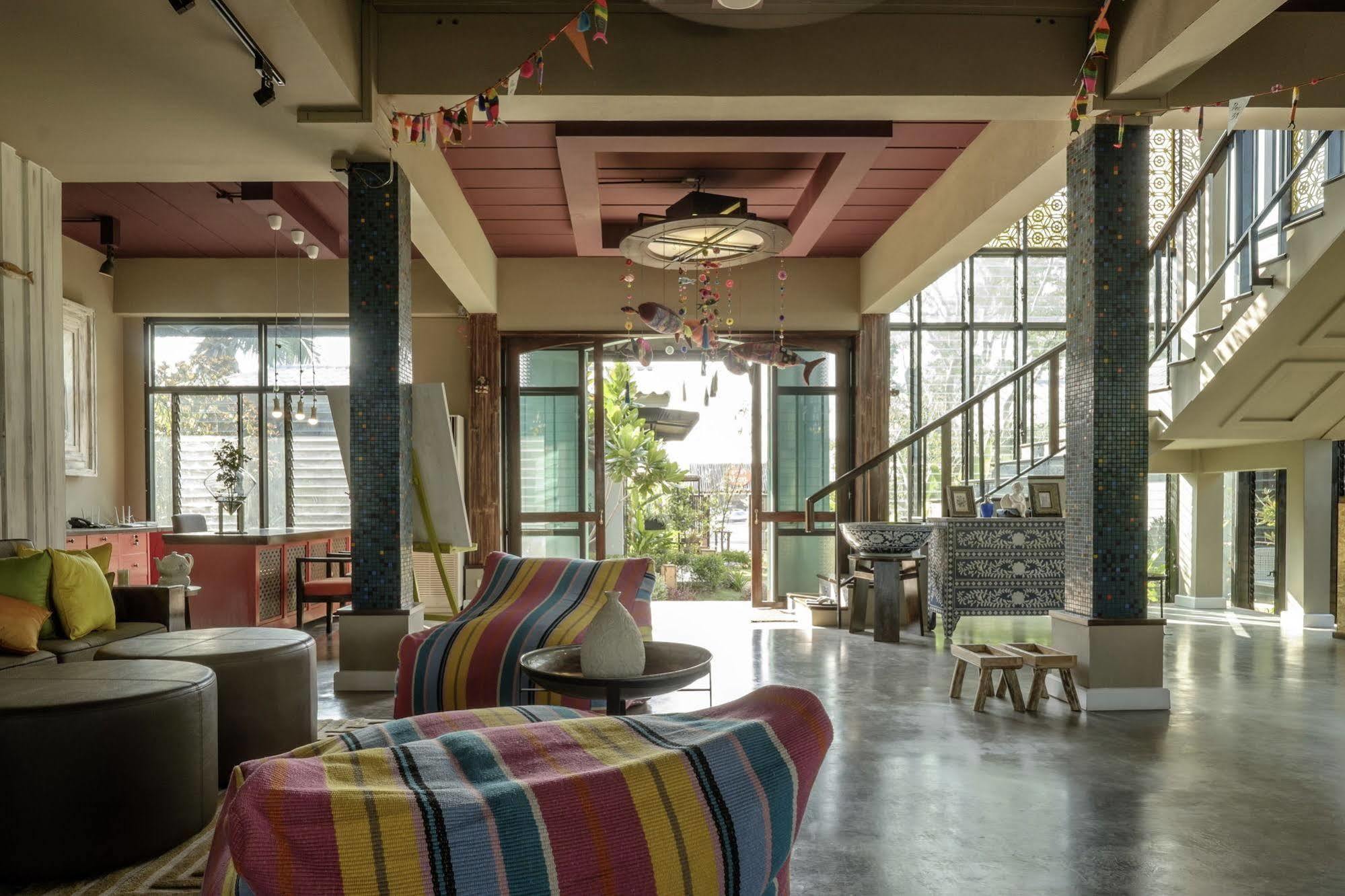 Amphawa Caza Platuu Bed & Breakfast Exterior photo