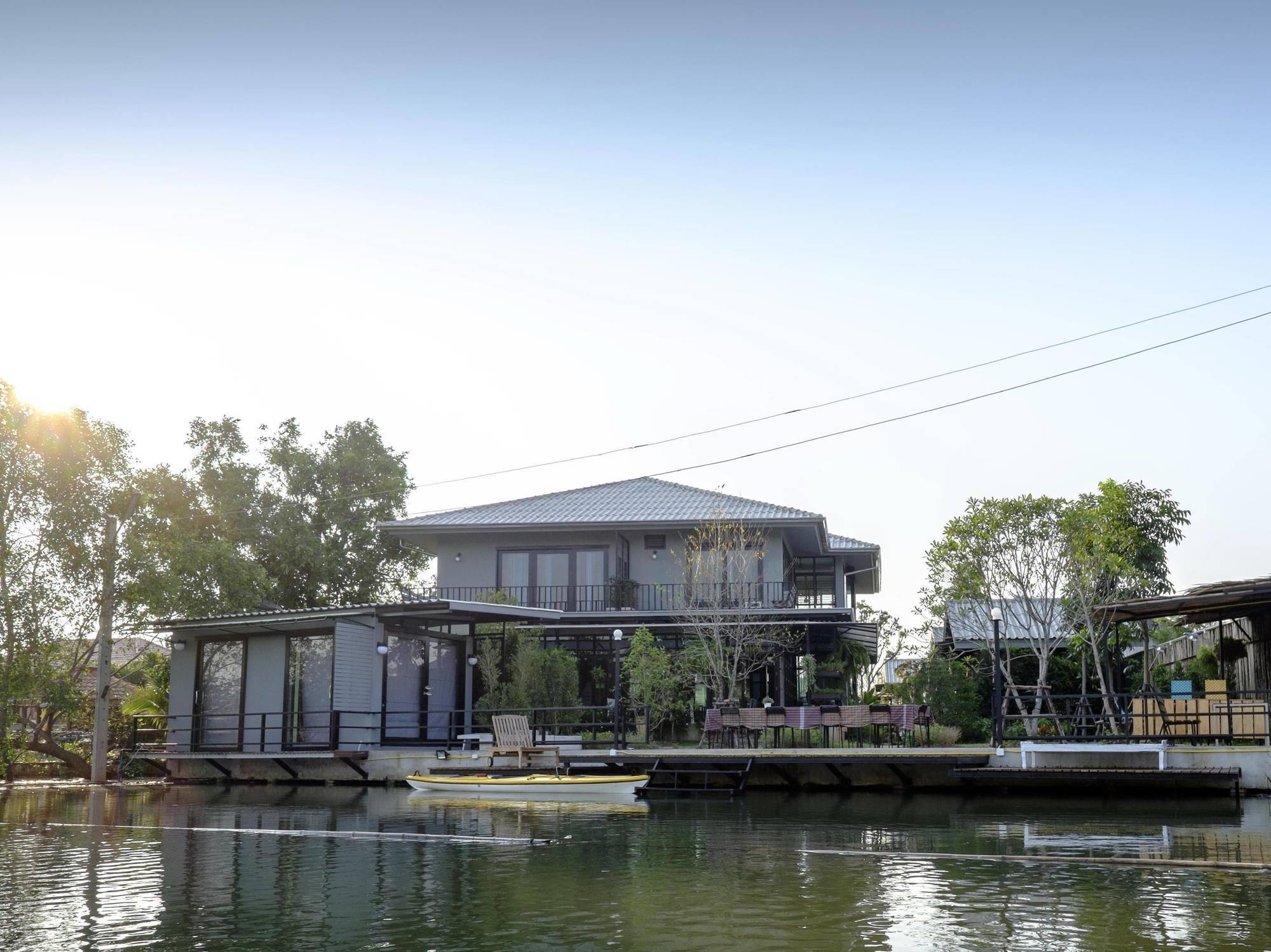 Amphawa Caza Platuu Bed & Breakfast Exterior photo