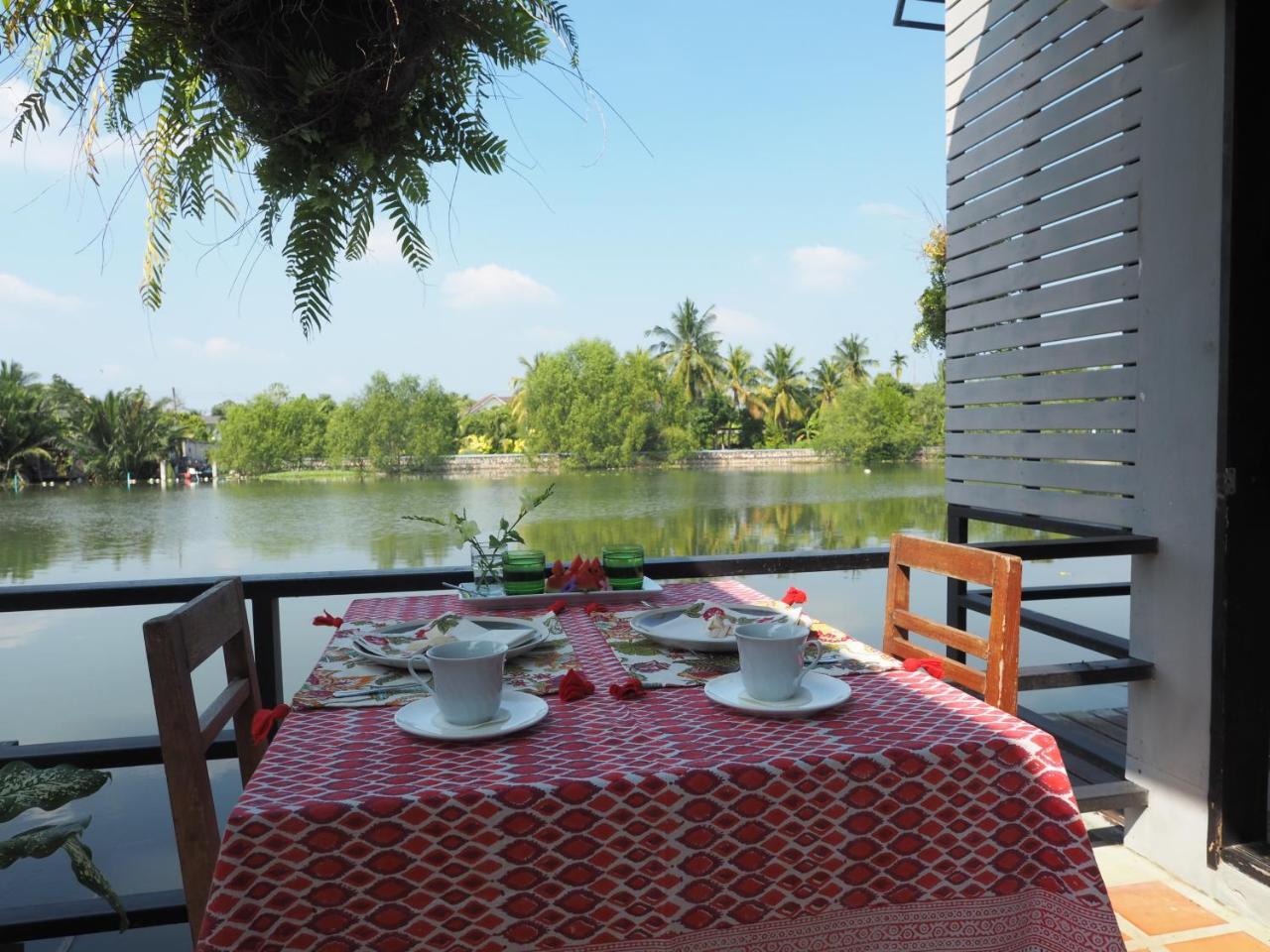 Amphawa Caza Platuu Bed & Breakfast Exterior photo